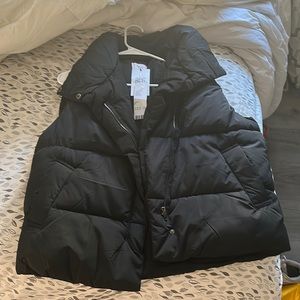 urban outfitters puffer vest size medium